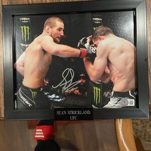 UFC SEAN STRICKLAND AUTOGRAPHED PHOTO